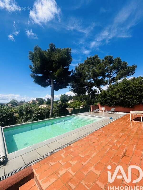 Photo 2 - Maison à SALON-DE-PROVENCE