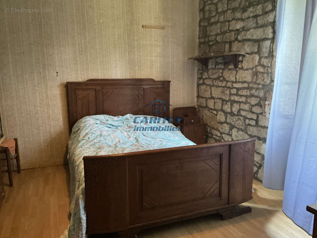 Domaine compose d'une maison d'habitation, 3 appartements, dependance, sur terrain de 38690m2 - photo 28