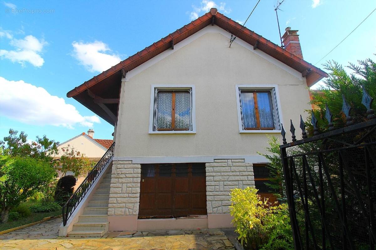 Maison à MONTGERON
