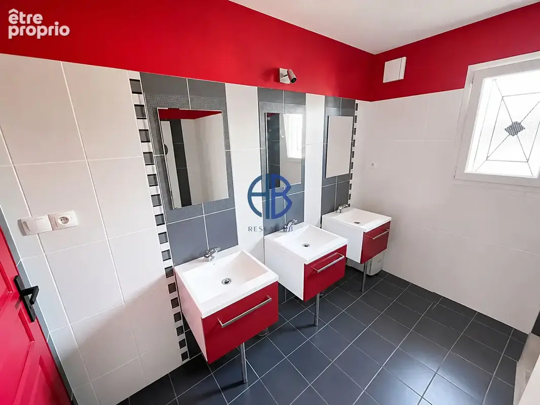 Maison Corbelin 6 pièces 196 m2 avec sous sol complet de 200M2 - photo 16