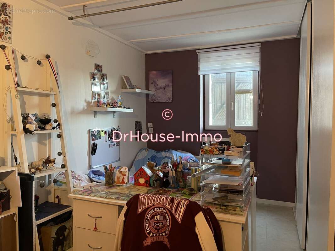 Maison à SAINT-APOLLINAIRE-DE-RIAS