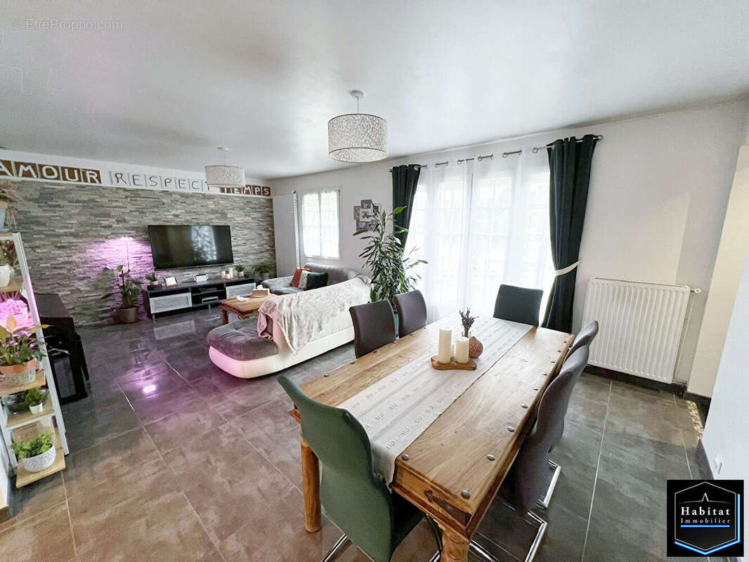 Maison à LE PLESSIS-BELLEVILLE