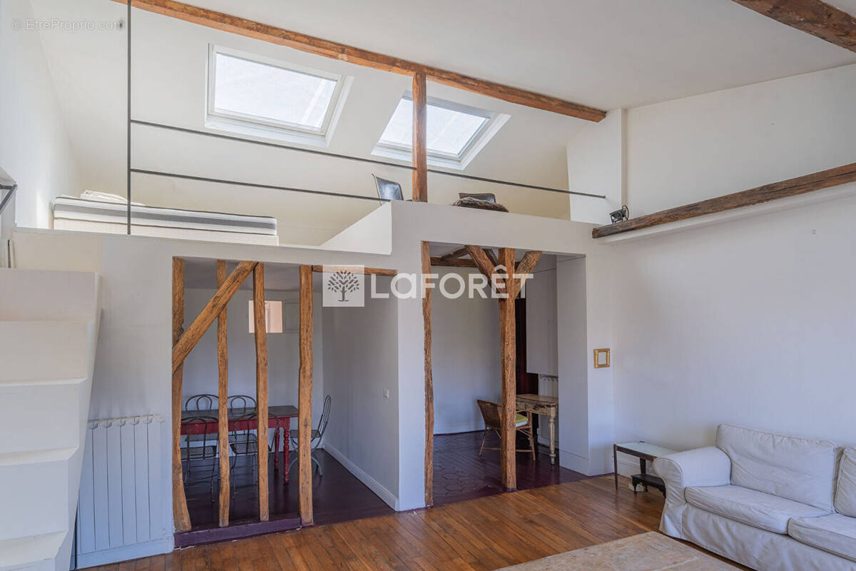 Appartement à PARIS-17E