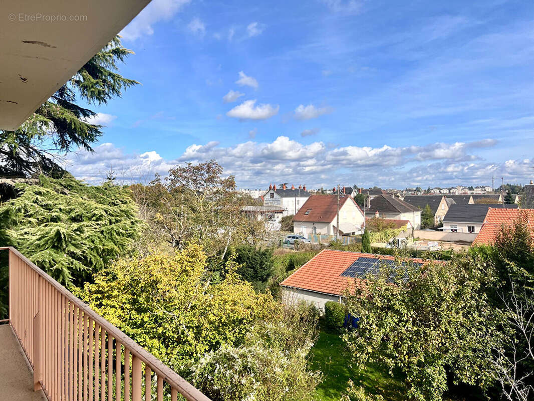 Appartement  T4 - Balcon - Cave - Garage - photo 10