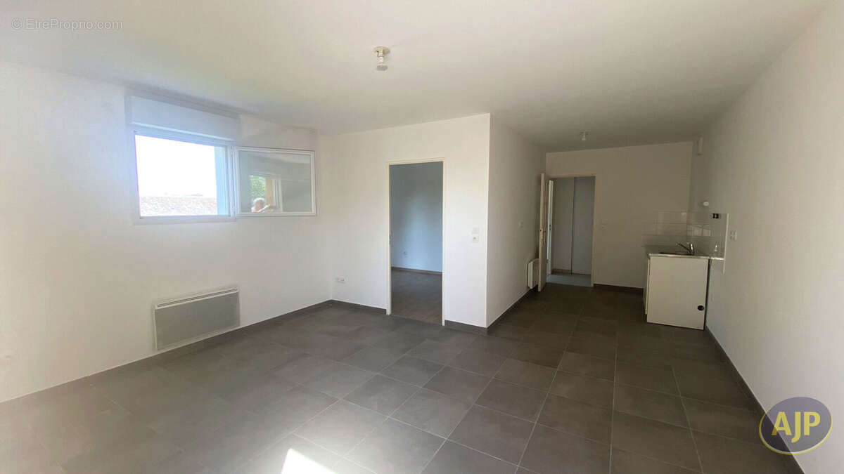 Appartement à AVRILLE