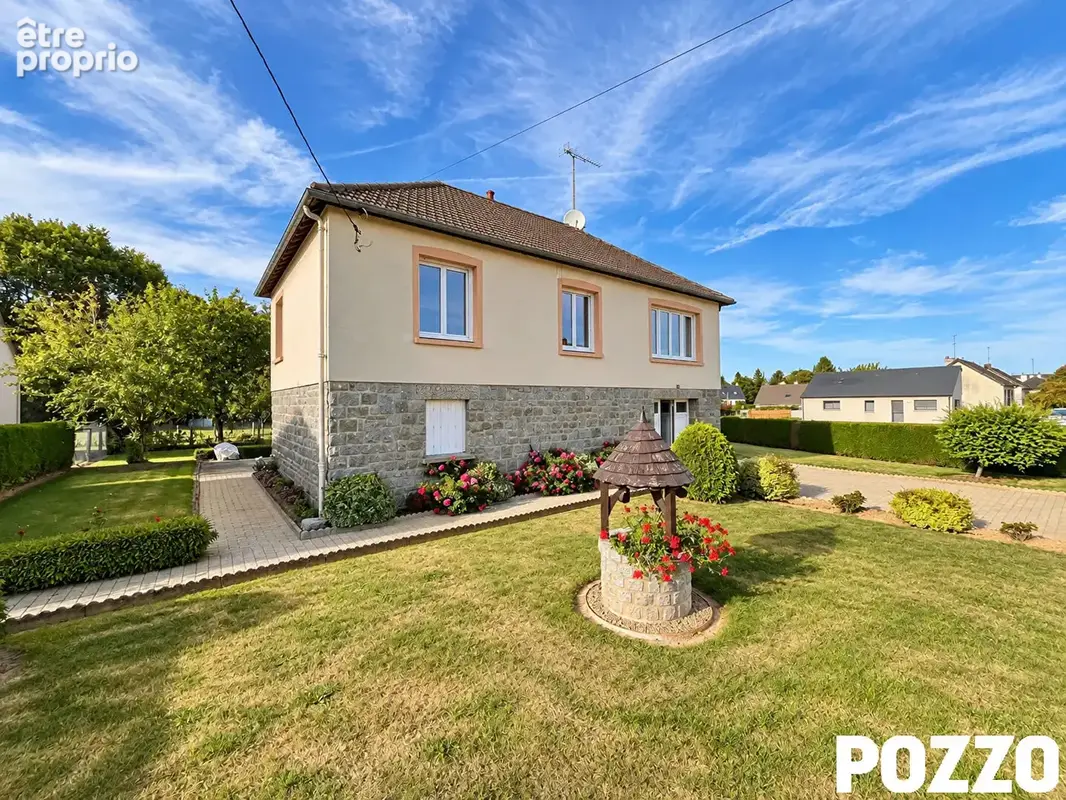 A Vendre - Saint Hilaire Du Harcouet  - Maison 4 pièce(s) 82.14 m² - TERRAINS CONSTRUCTIBLES - GARAGE - photo 2