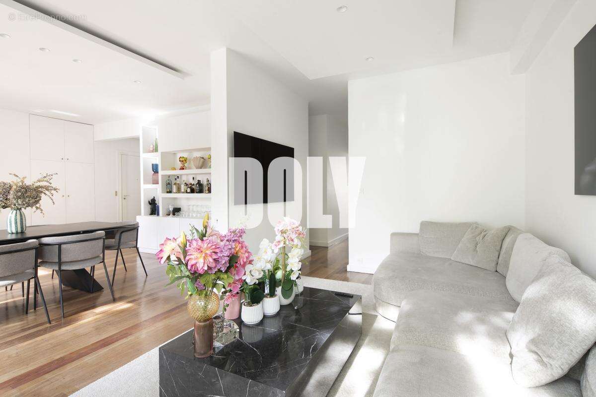 Appartement à NEUILLY-SUR-SEINE