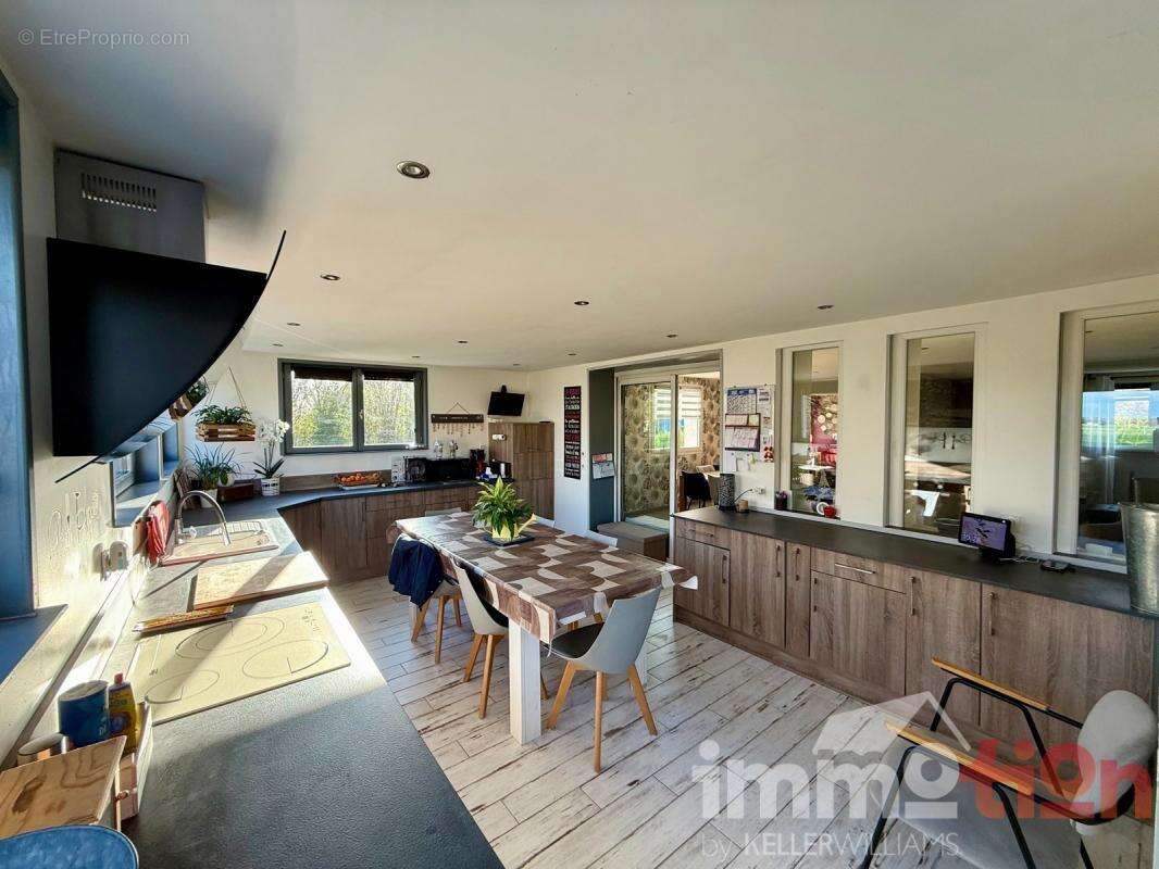 Maison à SAINT-MAULVIS