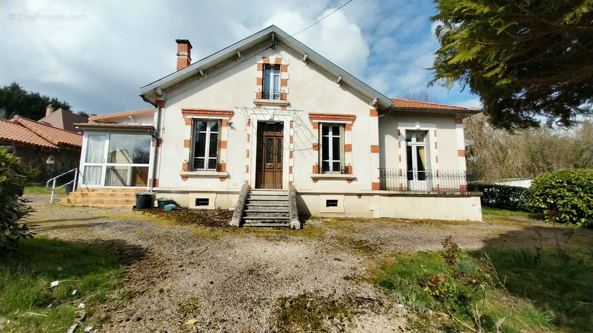 Maison à RIBERAC