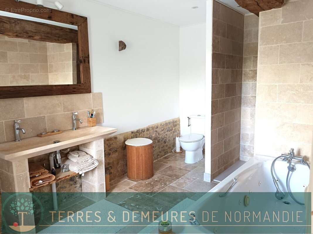 Maison à PONT-L&#039;EVEQUE