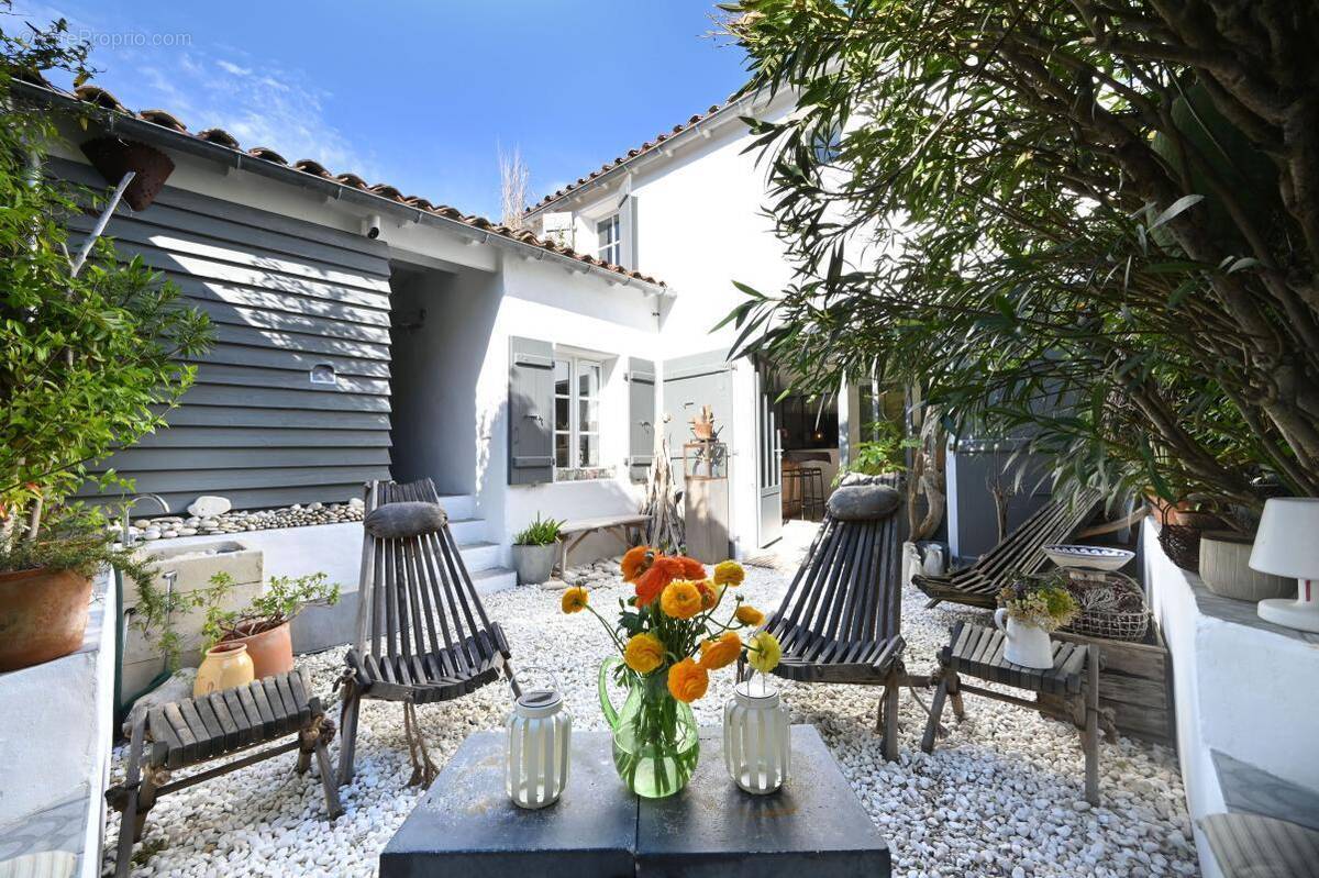Maison à LES PORTES-EN-RE