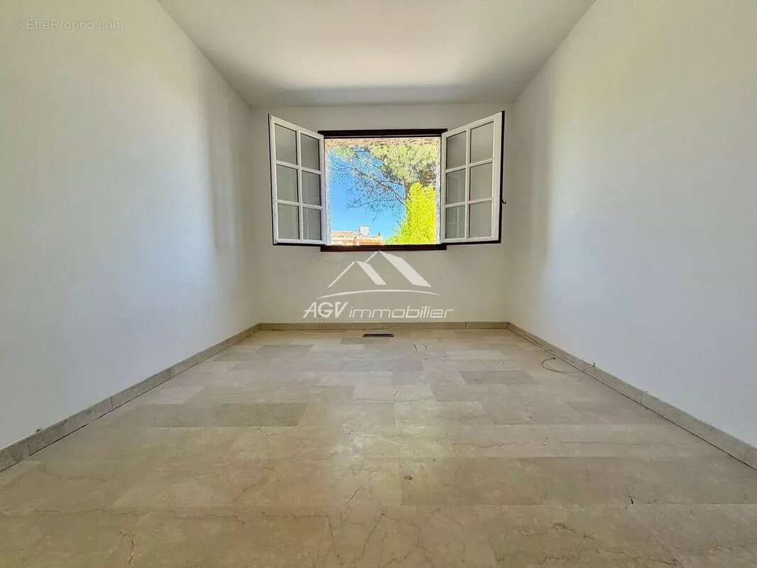 Vue panoramique exceptionnelle – Maison de 165 m² sur 3 300 m² de terrain constructible - photo 13