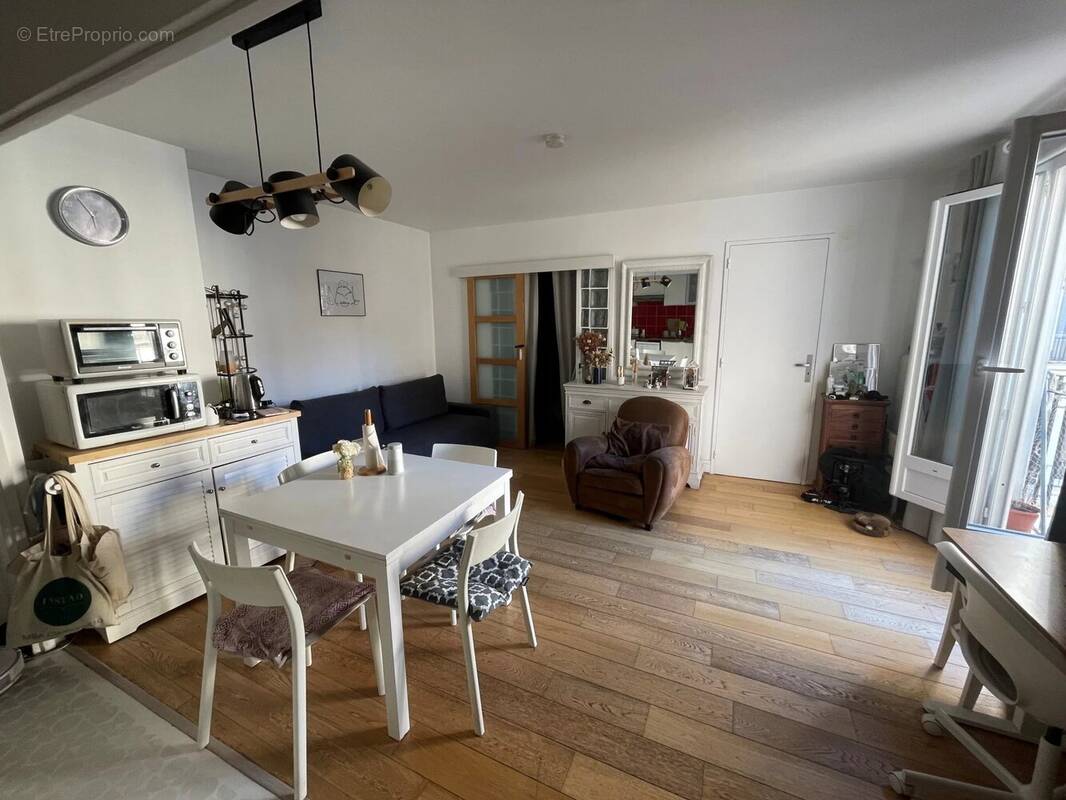 Appartement à PARIS-10E