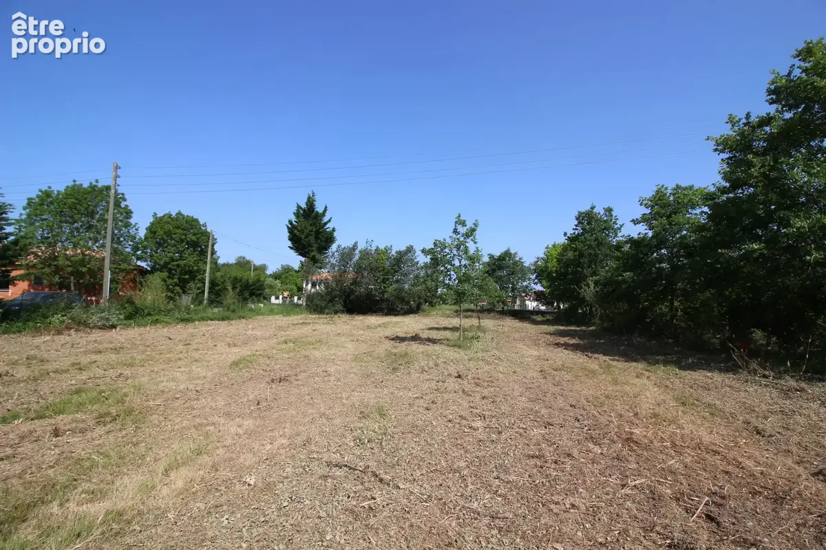 Terrain à LA VILLE-DIEU-DU-TEMPLE