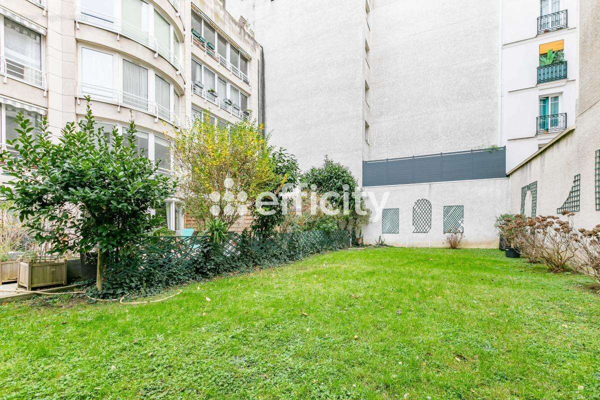 Appartement à LEVALLOIS-PERRET