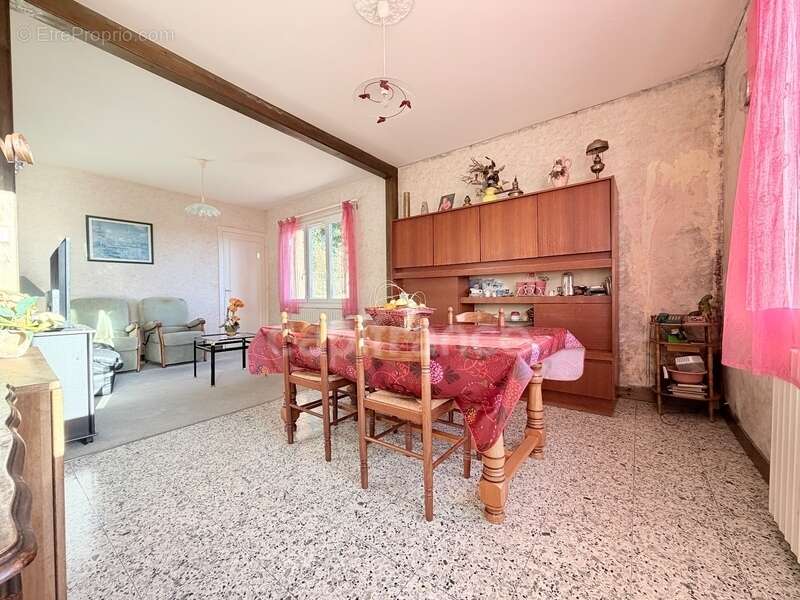 Maison à LA TUILIERE