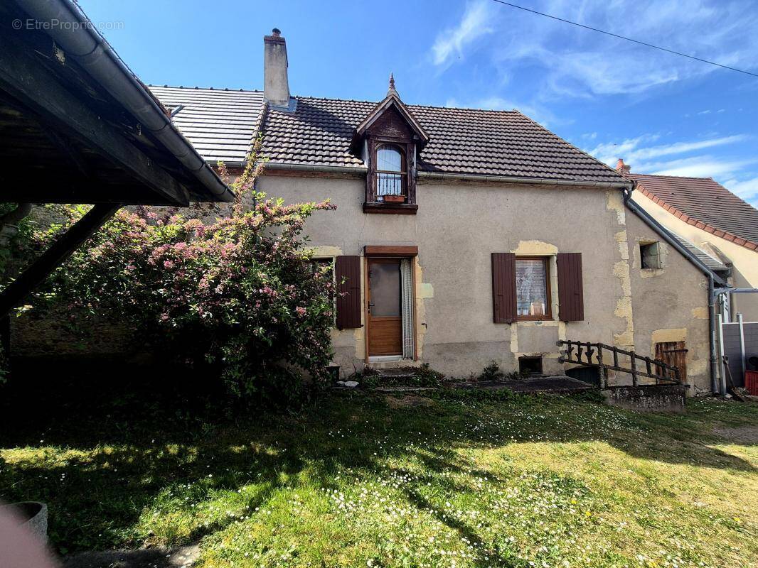 Maison à CHAULGNES
