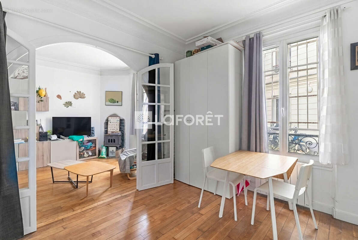 Appartement à PARIS-17E