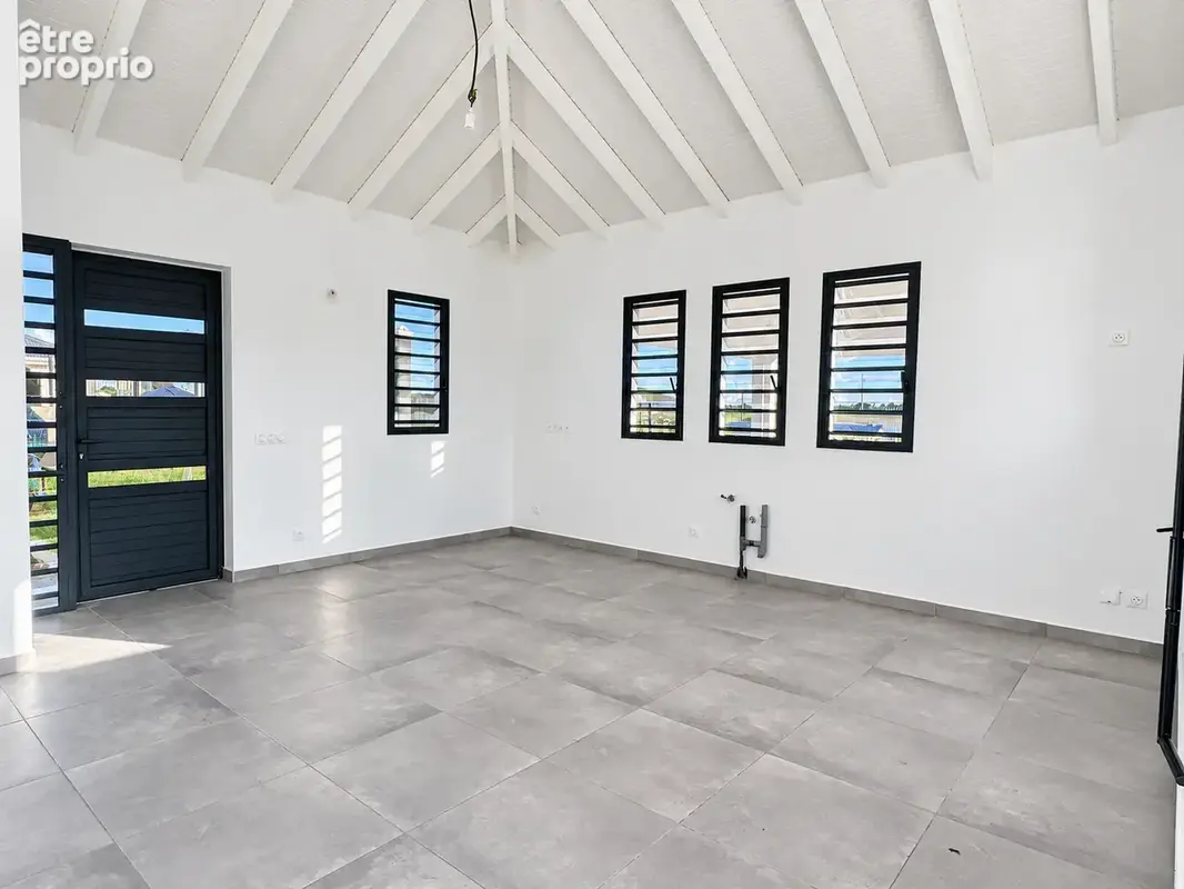 Villa contemporaine de plain-pied avec terrain piscinable - photo 9