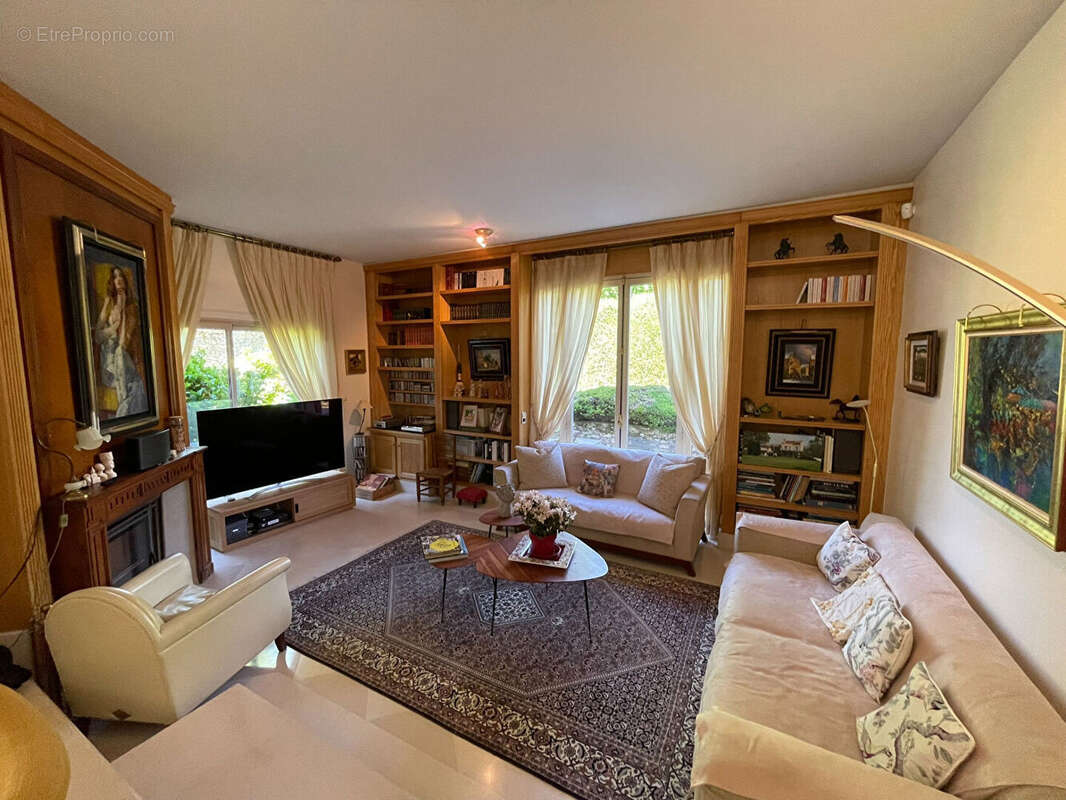 Maison à FEUCHEROLLES