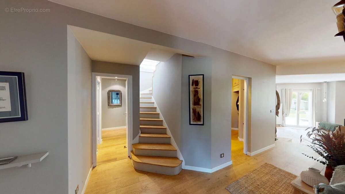 Maison à SAINT-NOM-LA-BRETECHE