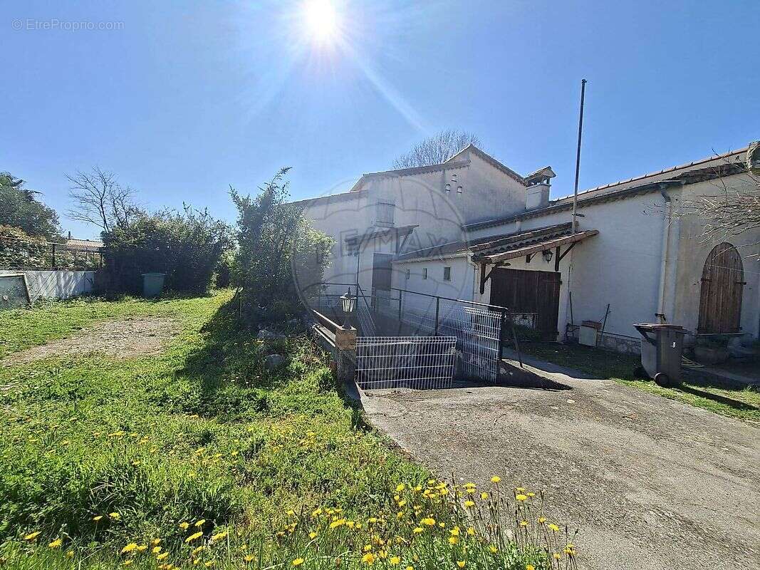 Maison à VILLENEUVE-LOUBET