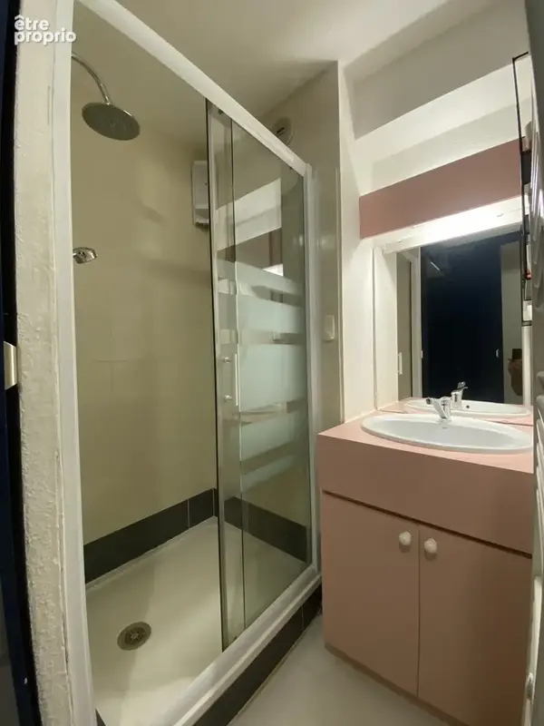 Studio refait à neuf résidence avec piscine à deux pas des plages - photo 9