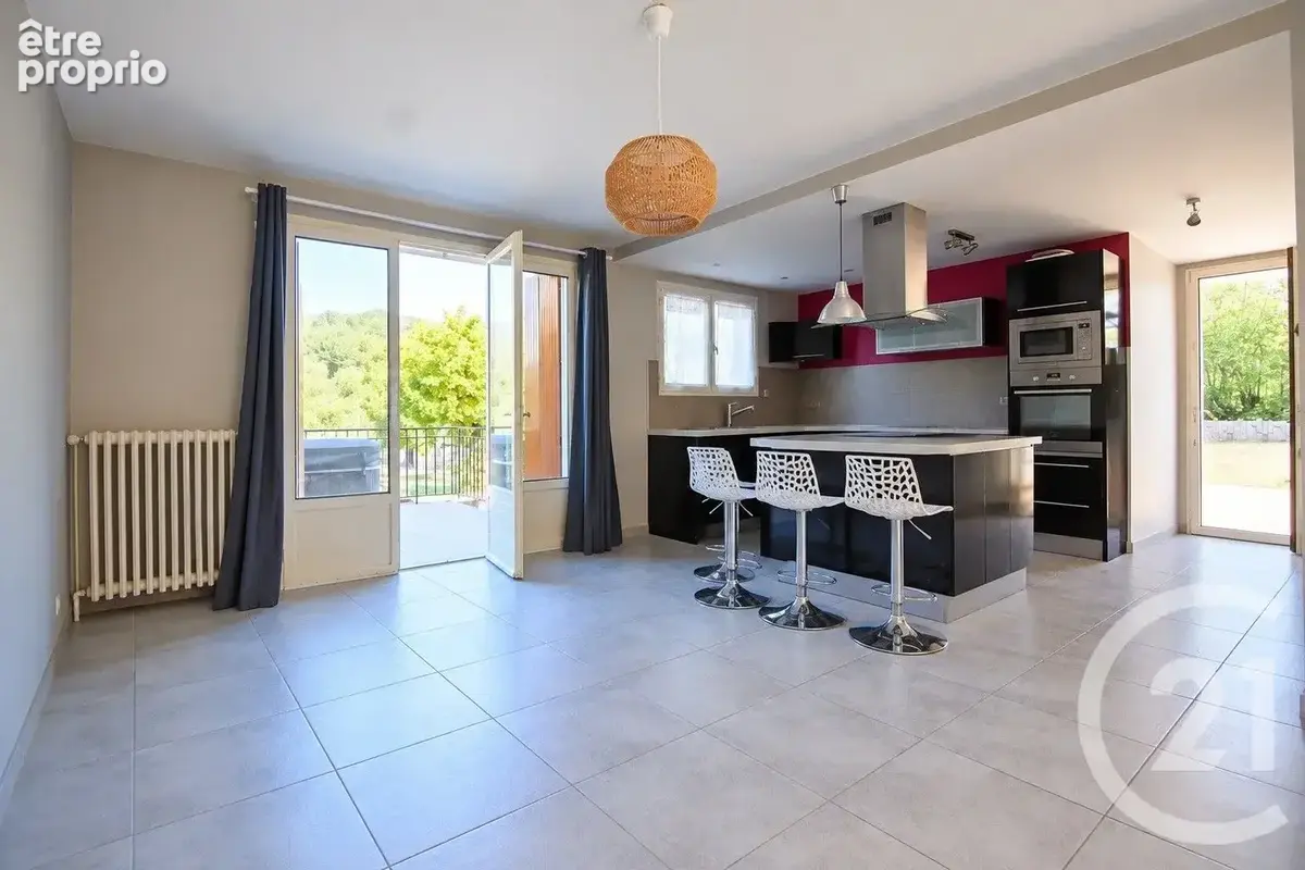 Maison 4 pièces 103 m² à vendre à Abrest (03200) - photo 2