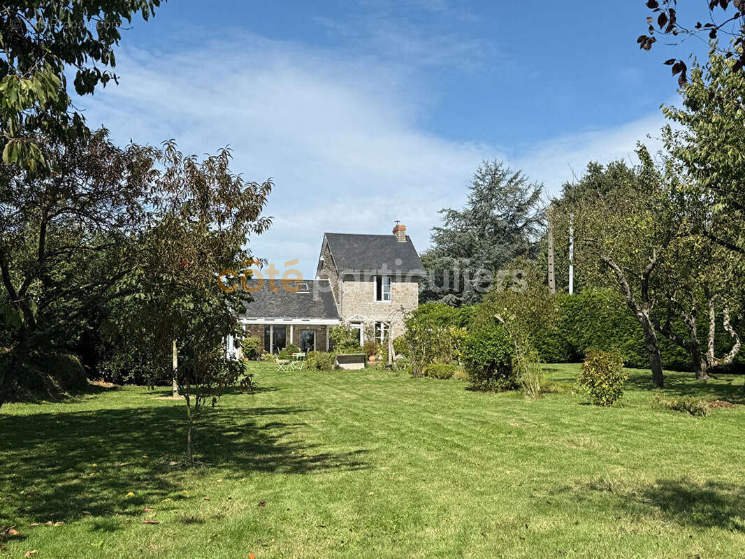 Maison à SAVIGNY-LE-VIEUX