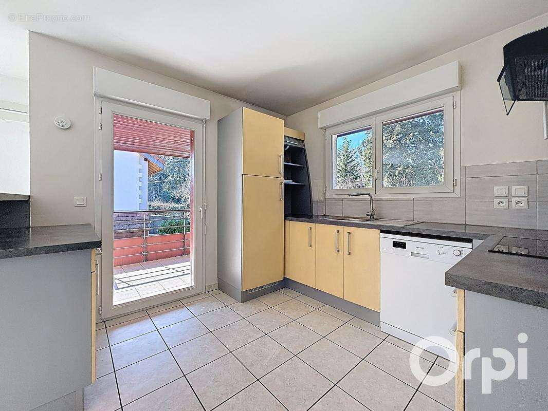 Appartement à REIGNIER