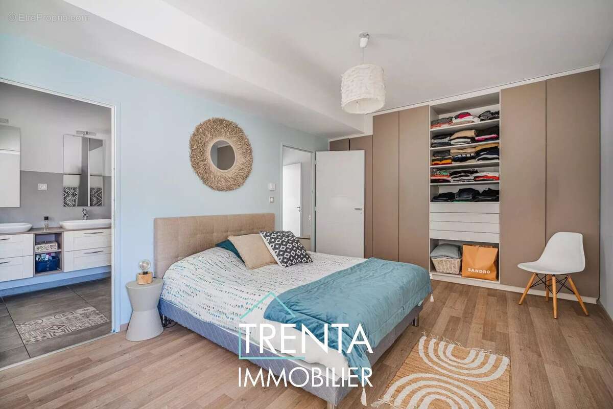 Maison à SAINT-ETIENNE-DE-CROSSEY