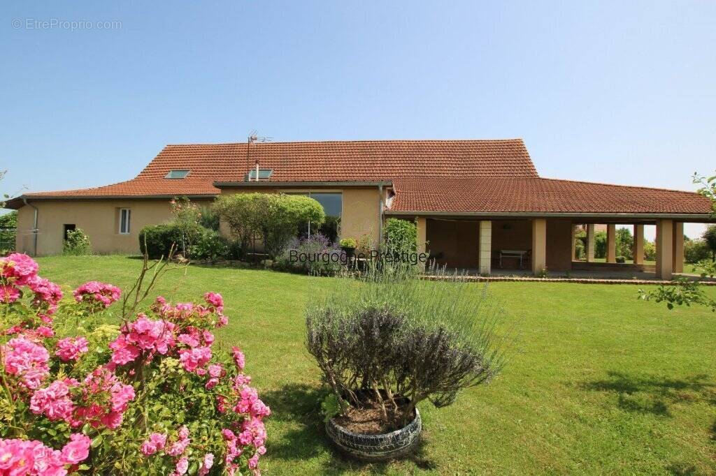Maison à CUISERY