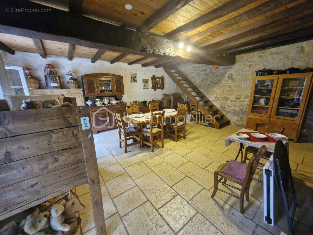 Maison à PORT-SAINTE-FOY-ET-PONCHAPT