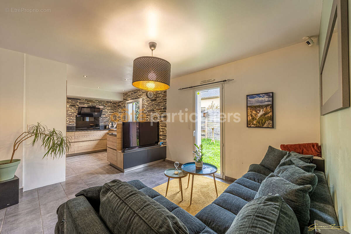 Maison à LA VILLE-ES-NONAIS