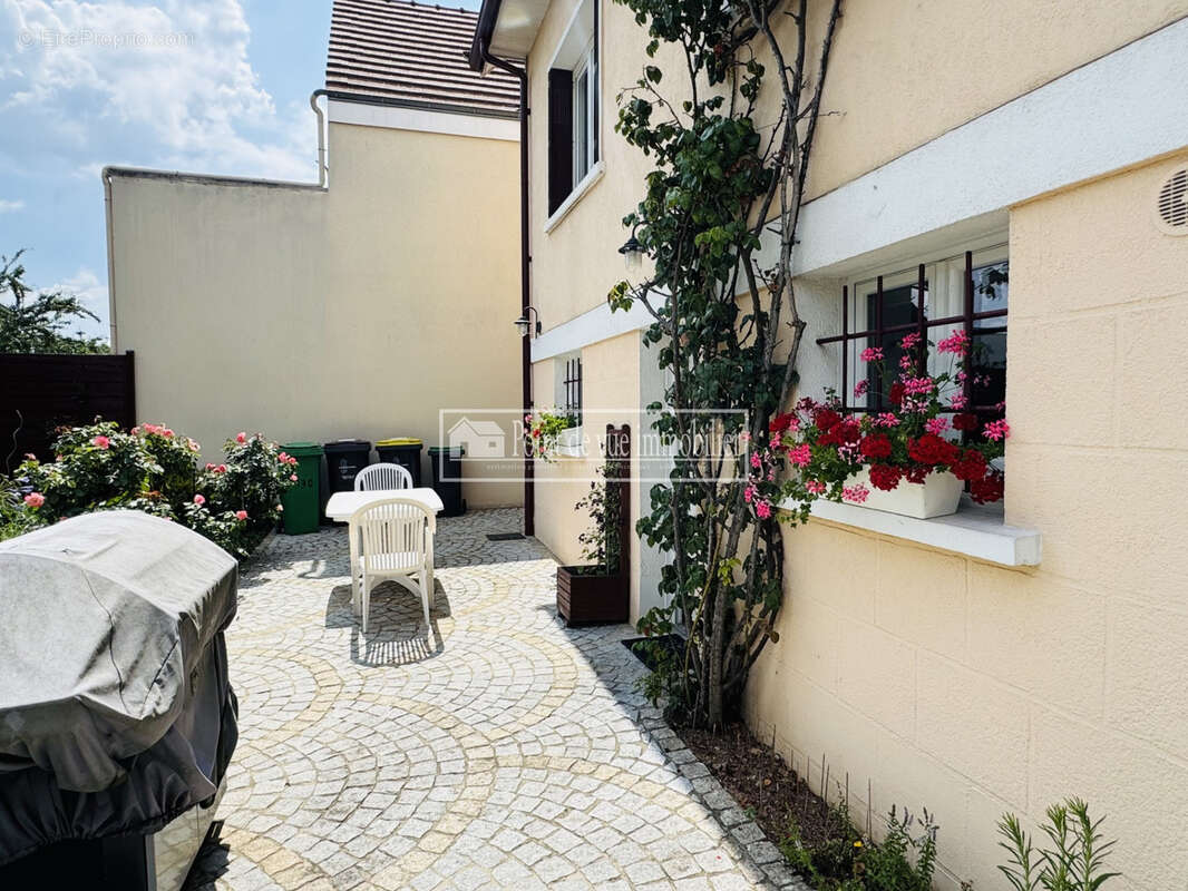 Maison à SAVIGNY-SUR-ORGE