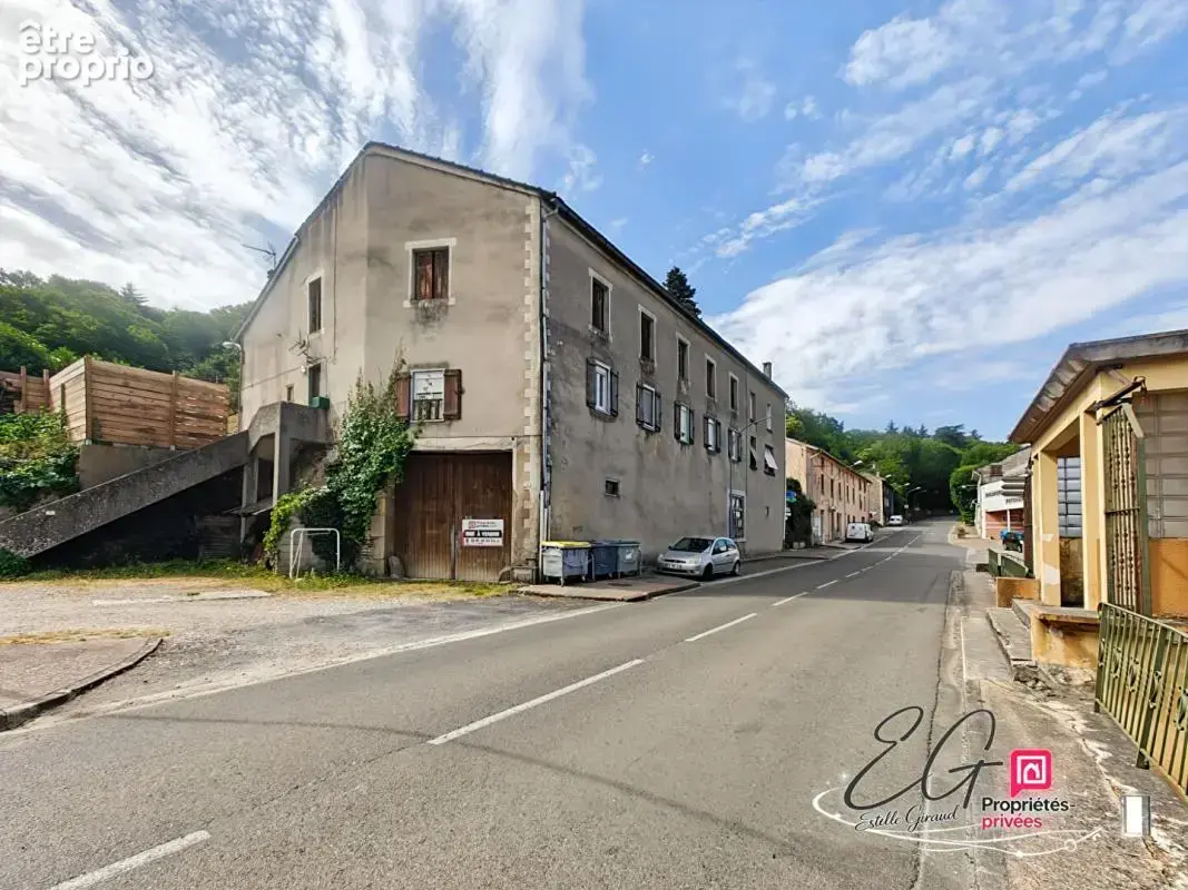 Parking à CUXAC-CABARDES