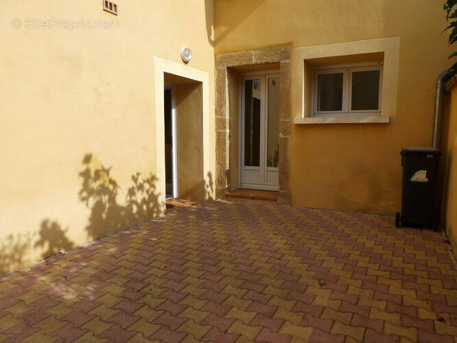 Maison à UCHAUX