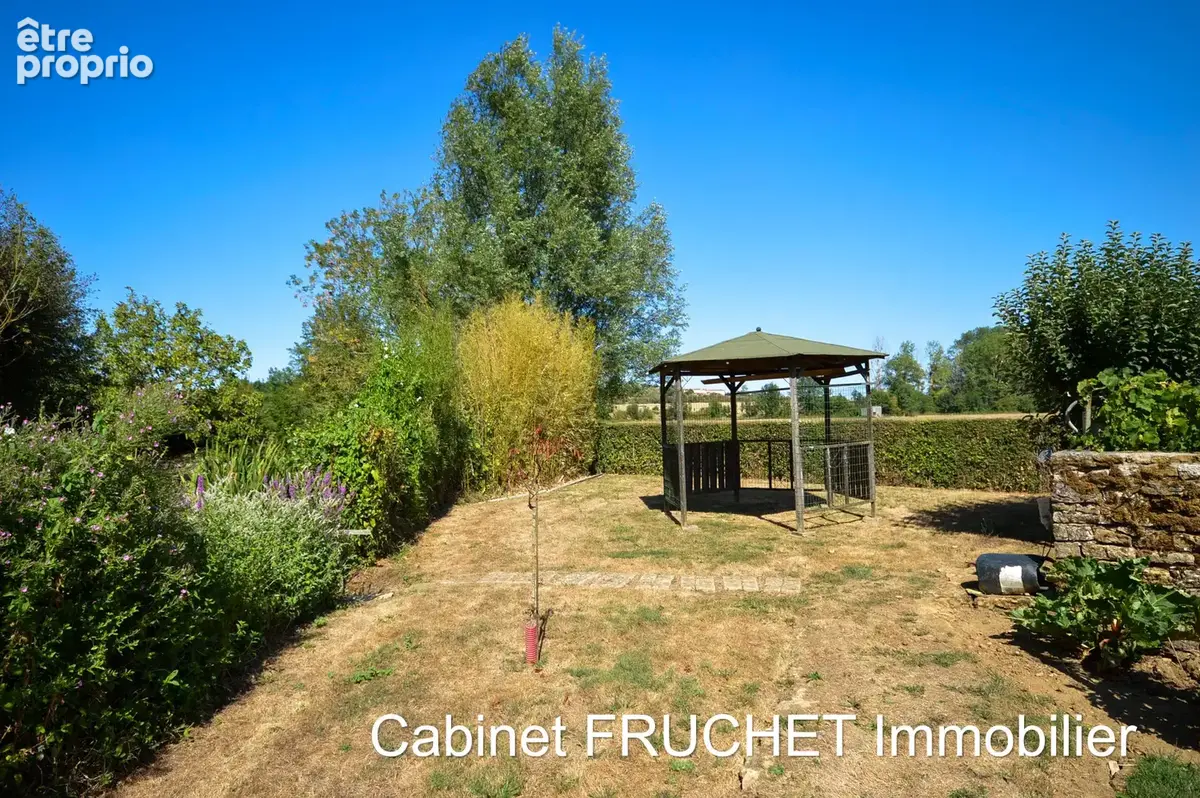 CHANTONNAY - Très jolie maison de campagne (ancien moulin à eau) bordée par une rivière - photo 18