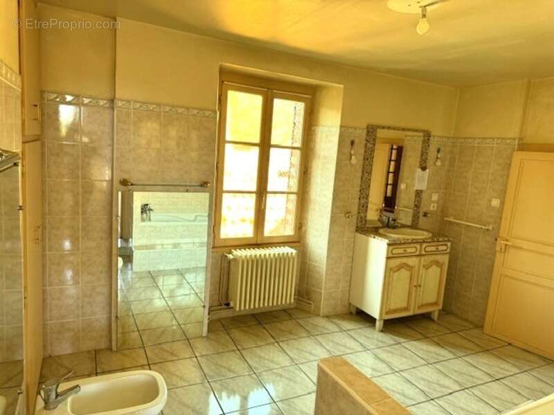 Maison à ARCES-DILO