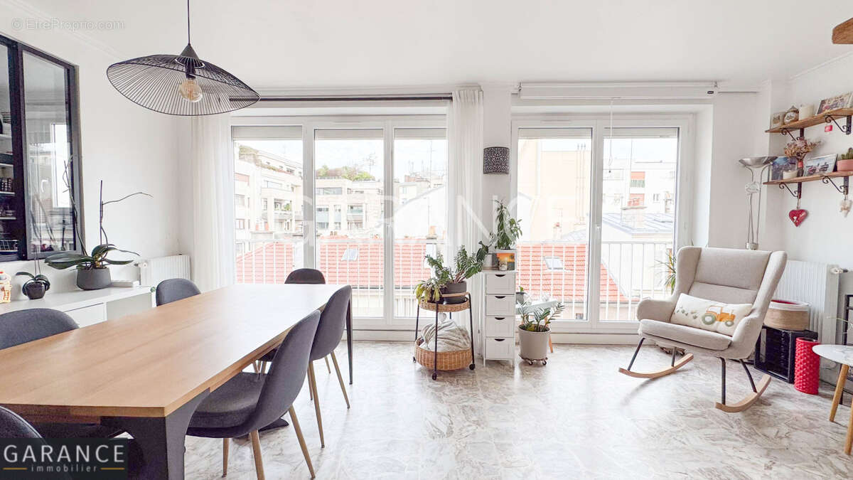 Appartement à PARIS-14E