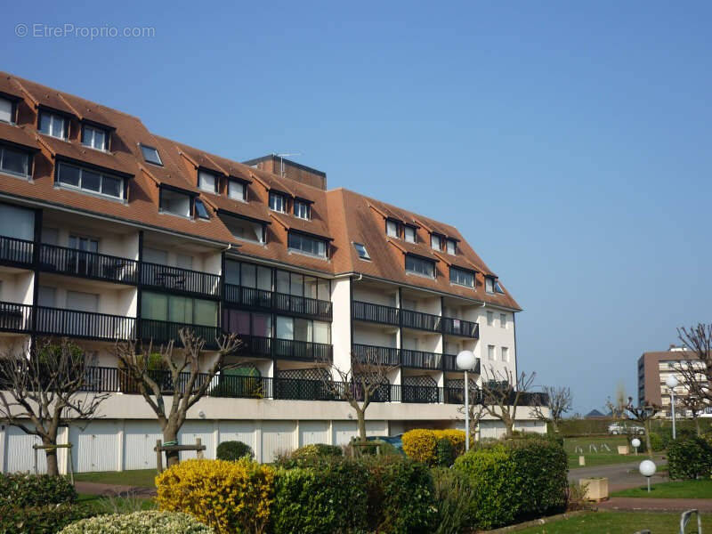 Parking à VILLERS-SUR-MER