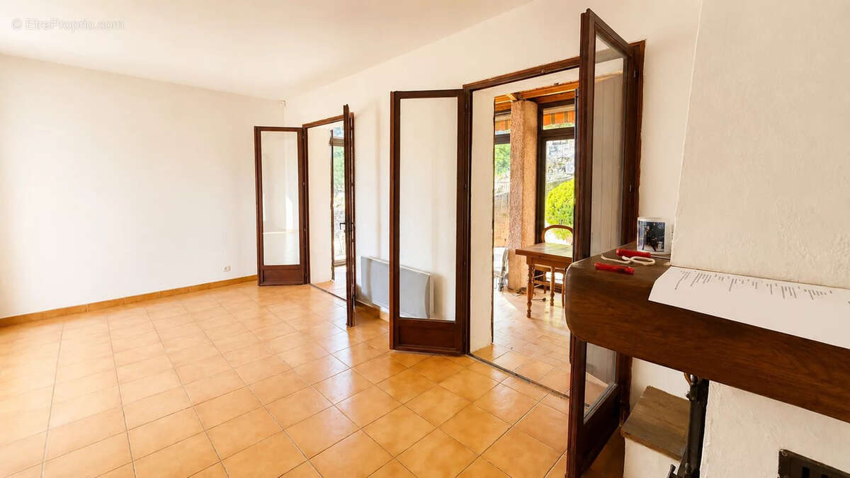 Maison à POURRIERES
