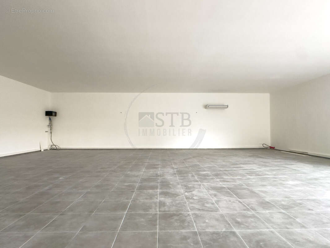 Commerce à LORIOL-SUR-DROME