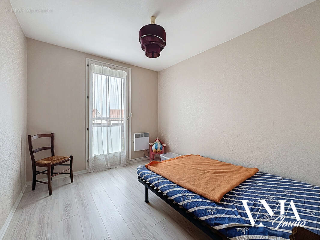 Appartement à LA TOUR-DE-SALVAGNY