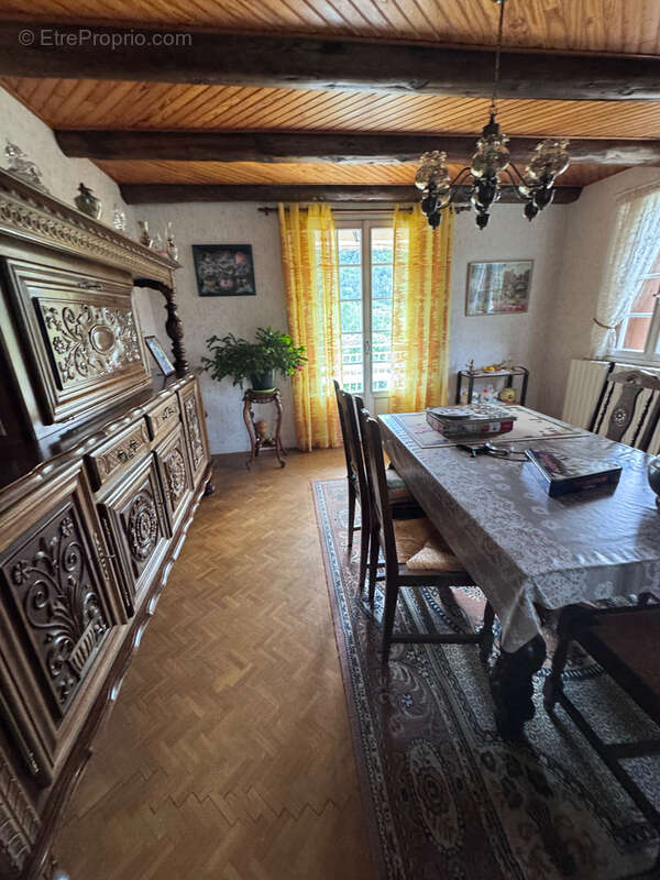 Maison indépendante avec terrain, garage et 6 chambres - vue dégagée - photo 9