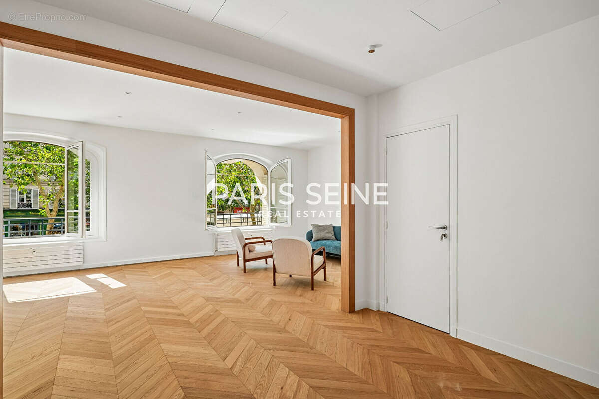 Appartement à PARIS-7E