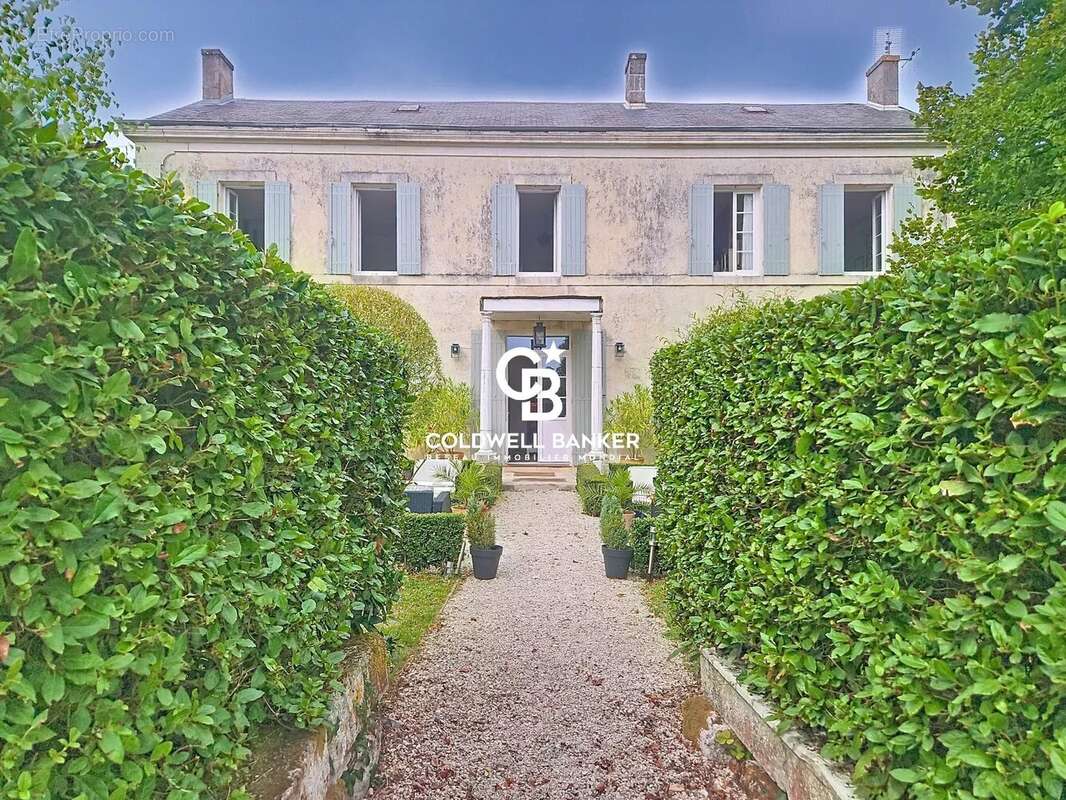 Maison à SAINT-JEAN-D&#039;ANGELY