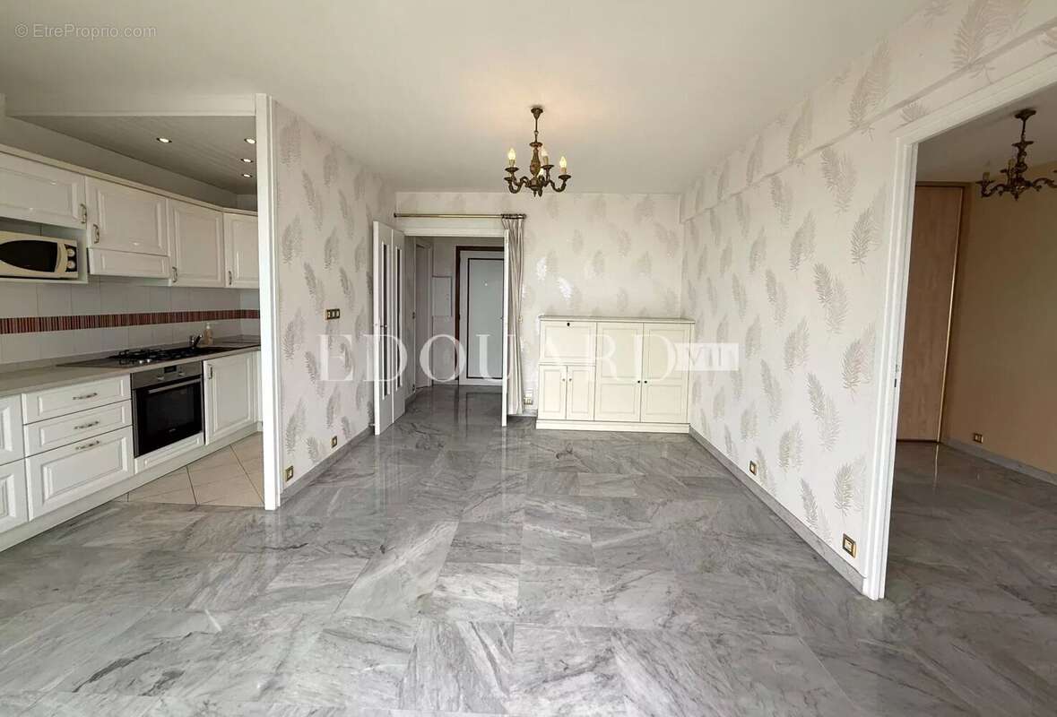 Appartement à ROQUEBRUNE-CAP-MARTIN