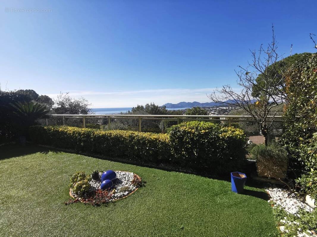 Appartement à LE CANNET