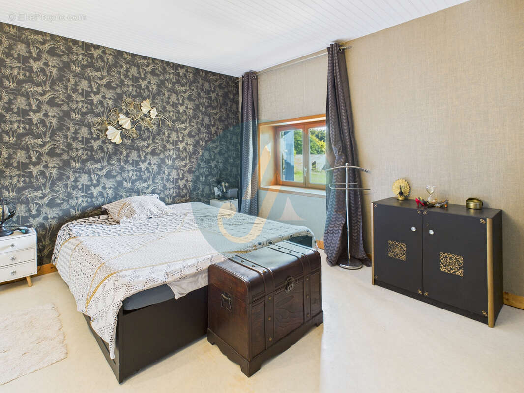 Maison à SAINT-AMAND-EN-PUISAYE